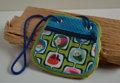 Bild von Brustbeutel Zwegerl grün/bunt blaue Kordel