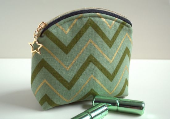 Bild von Kosmetiktäschchen ZickZack oliv/gold