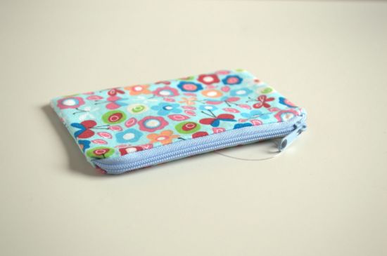 Bild von Minitäschchen Blumenwiese hellblau bunt