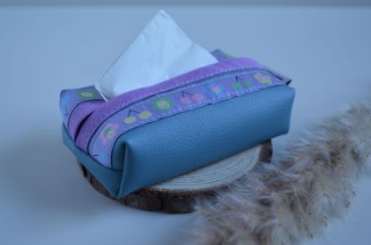 Bild von Taschentuchtascherl Kunstleder Blümchen hellblau/flieder