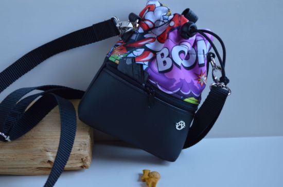 Bild von Futterbeutel mit Reißverschlussfach Graffiti schwarz/bunt