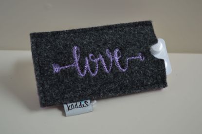 Bild von TablettenEtui Love schwarz/flieder