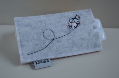 Bild von TablettenEtui Schmetterling weiß/rosa